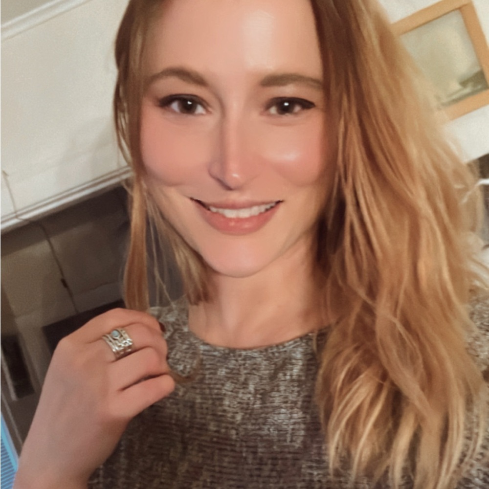 Meet your Posher, Carly
